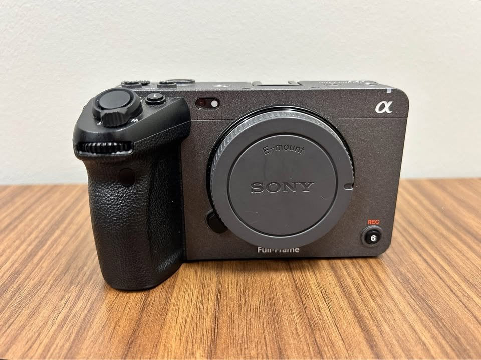 Sony Alpha ILME-FX3 Full Frame Cinema Line Camera - Image 2