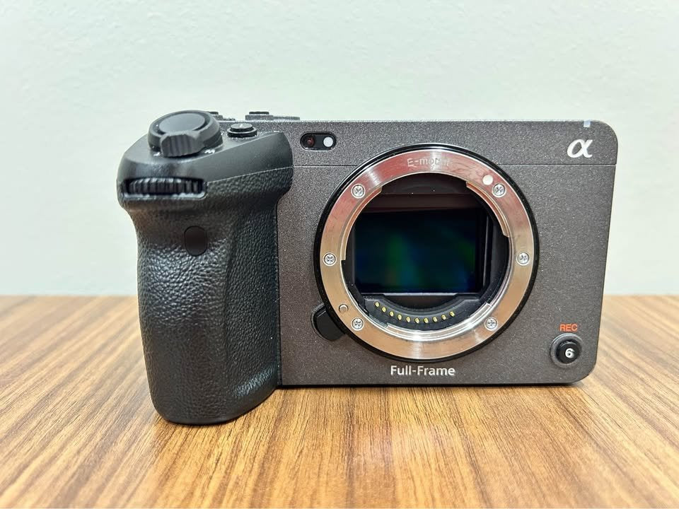 Sony Alpha ILME-FX3 Full Frame Cinema Line Camera - Image 3