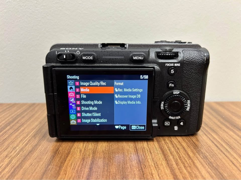 Sony Alpha ILME-FX3 Full Frame Cinema Line Camera - Image 4