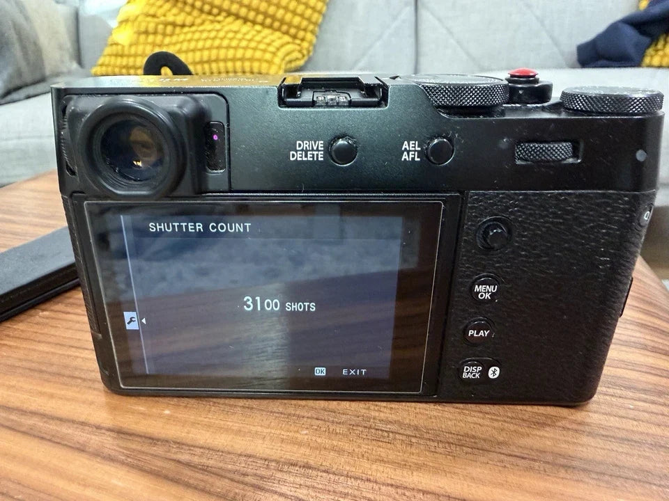 Fujifilm X100VI Digital Camera (Black) – Mint Condition + Accessories & Original Box - Image 3
